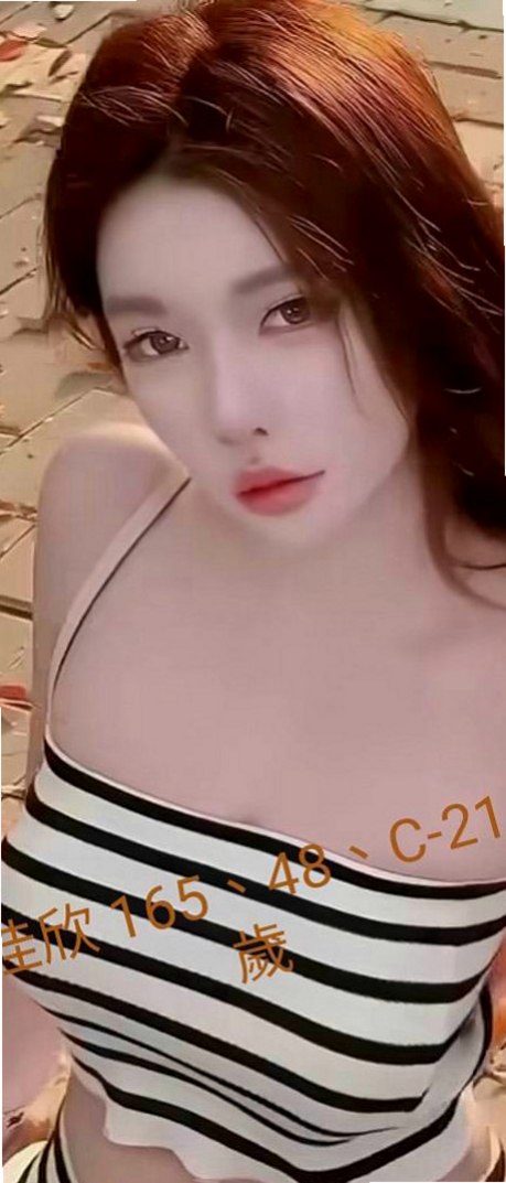 后里好茶：安柏兒 |舌吻女王|168cm|42kg|E罩杯|24歲|像在A片才會有的情節 在口交的時候吸允的表情極騷 讓你High到極點  想要抱著哥哥愛愛